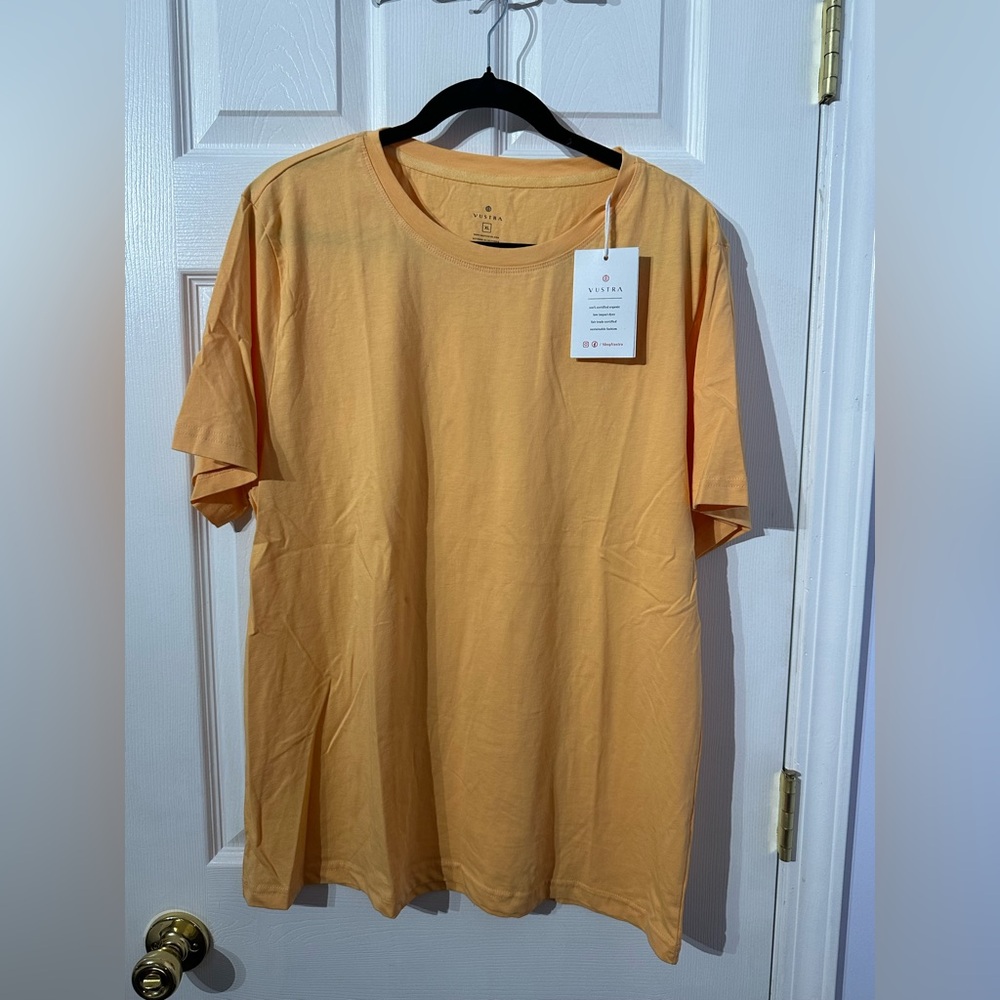 NWT VUSTRA California Men’s Orange Short Sleeve Tee